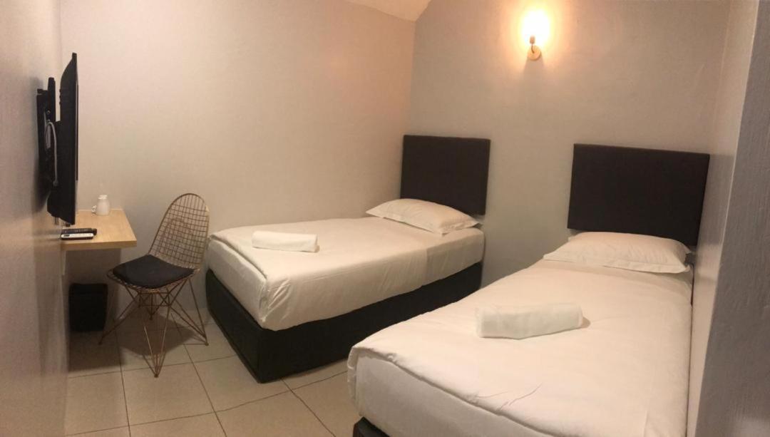 Hako Xpress Tmn Skudai Baru Hotel Exterior photo